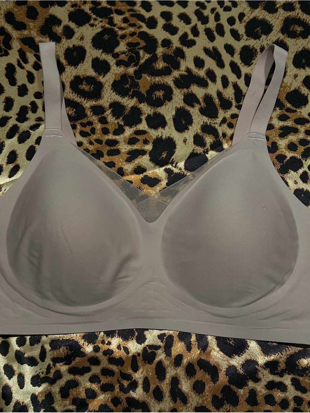 Seamless Light Pink Padded Mesh Trim Everyday Contour Bralette